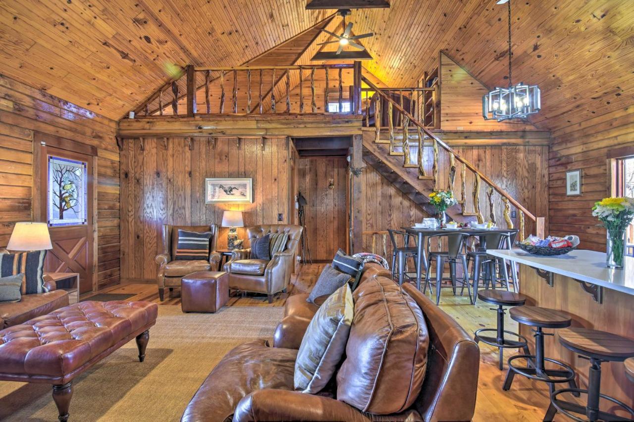 Luxury Pearcy Cabin With 5 Private Acres And Hot Tub! 외부 사진