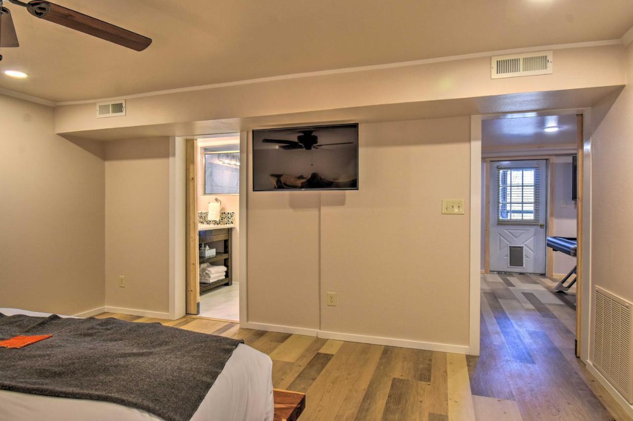 Luxury Pearcy Cabin With 5 Private Acres And Hot Tub! 외부 사진
