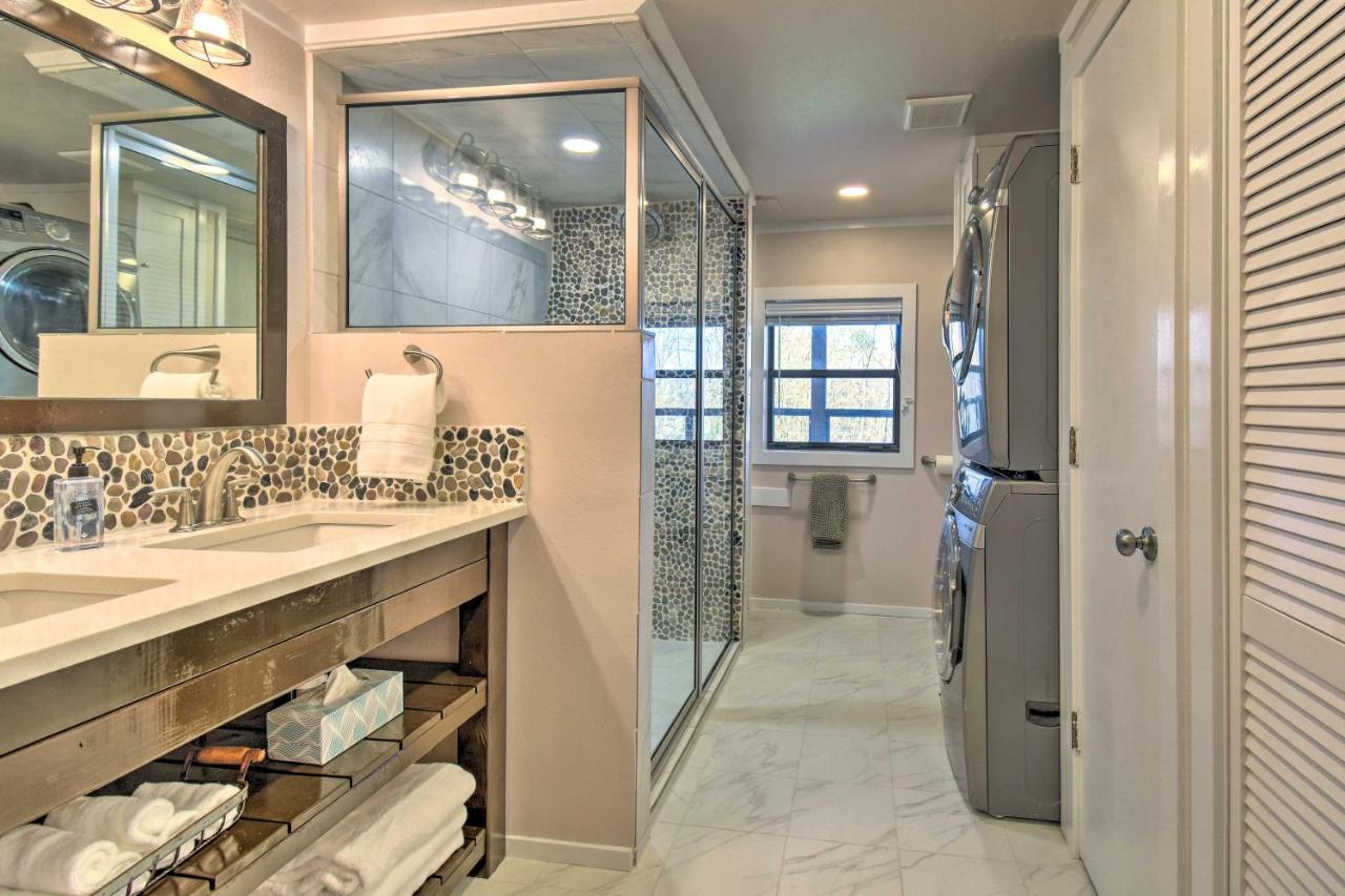 Luxury Pearcy Cabin With 5 Private Acres And Hot Tub! 외부 사진