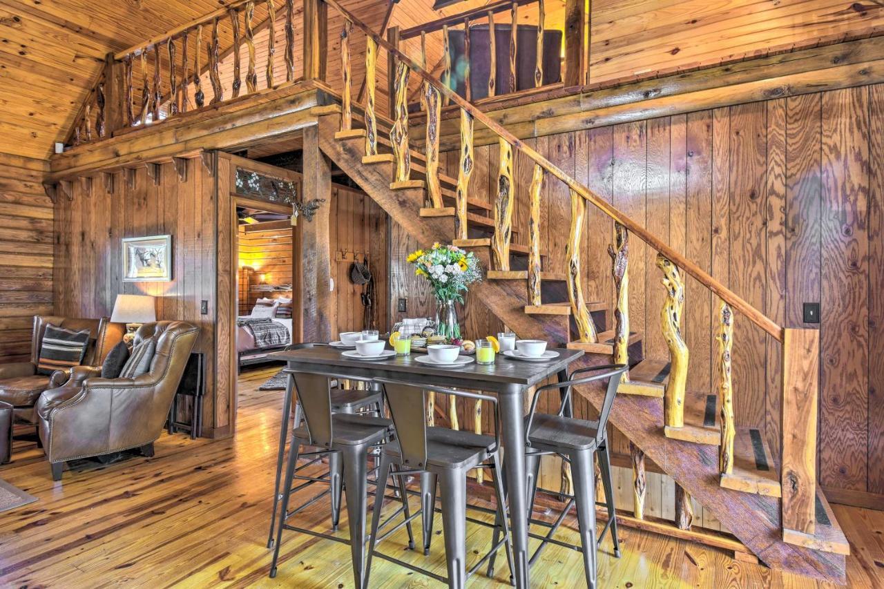 Luxury Pearcy Cabin With 5 Private Acres And Hot Tub! 외부 사진