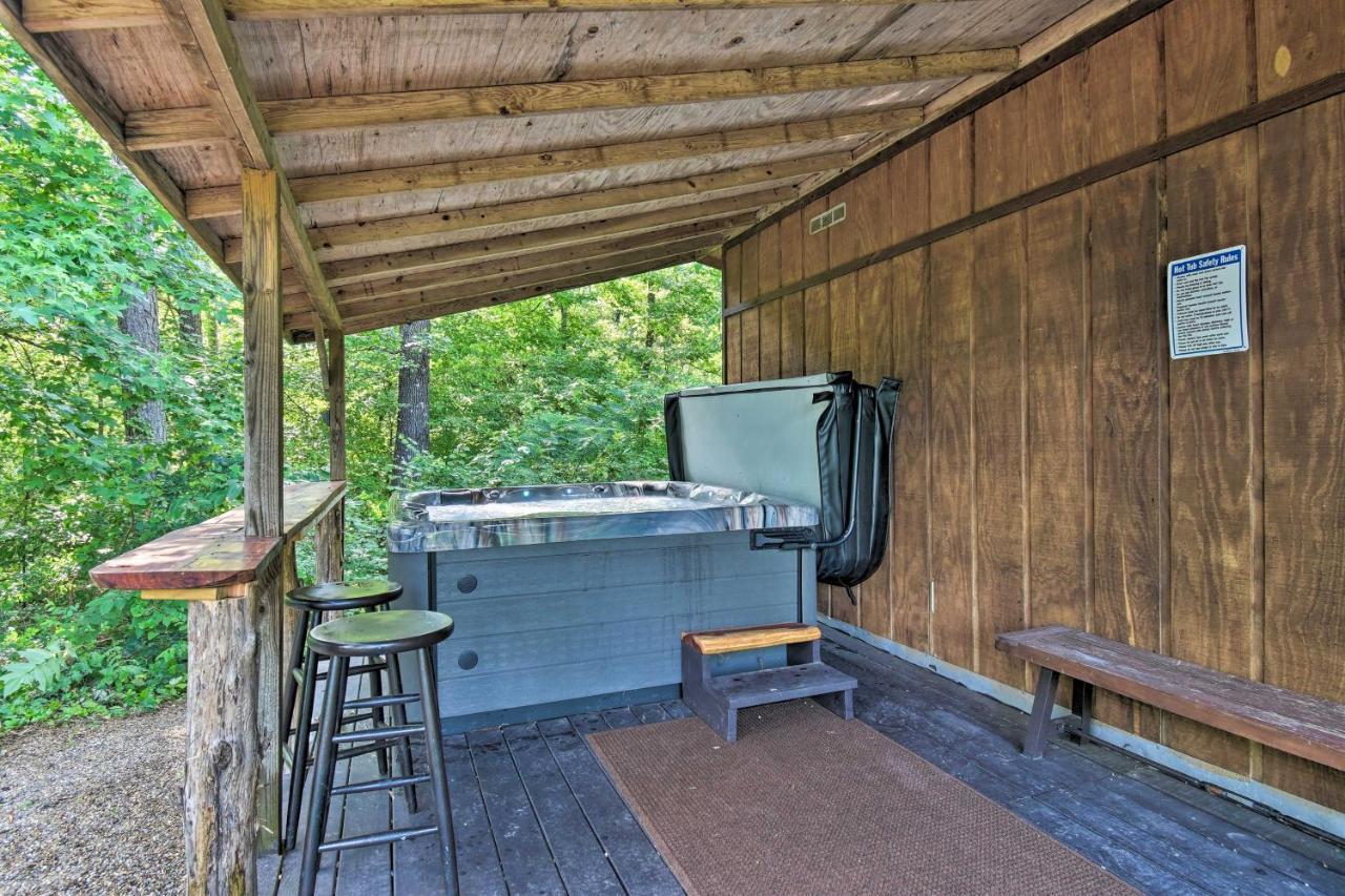 Luxury Pearcy Cabin With 5 Private Acres And Hot Tub! 외부 사진